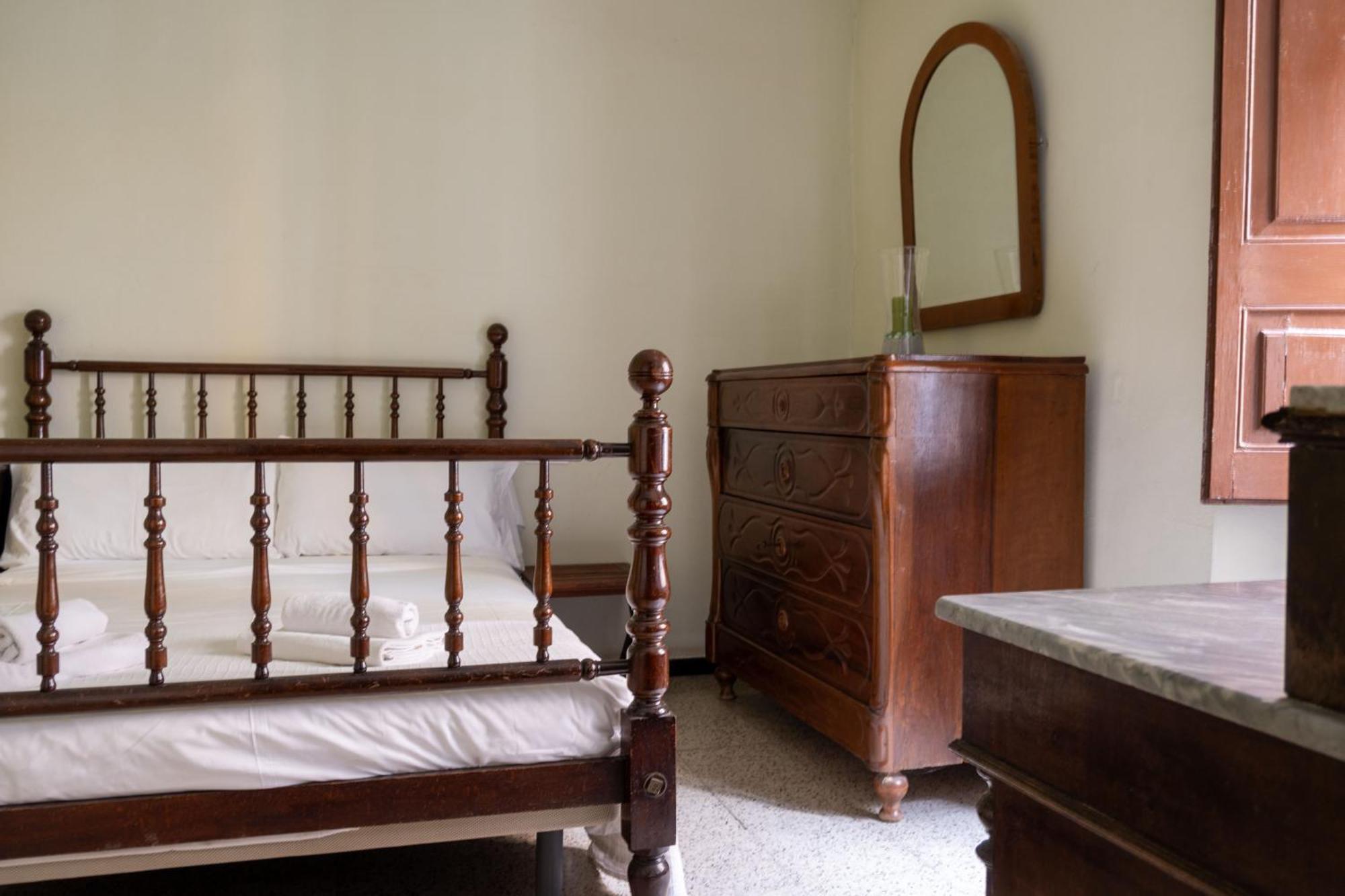 Flora Bed and Breakfast Μπανιόλες Εξωτερικό φωτογραφία